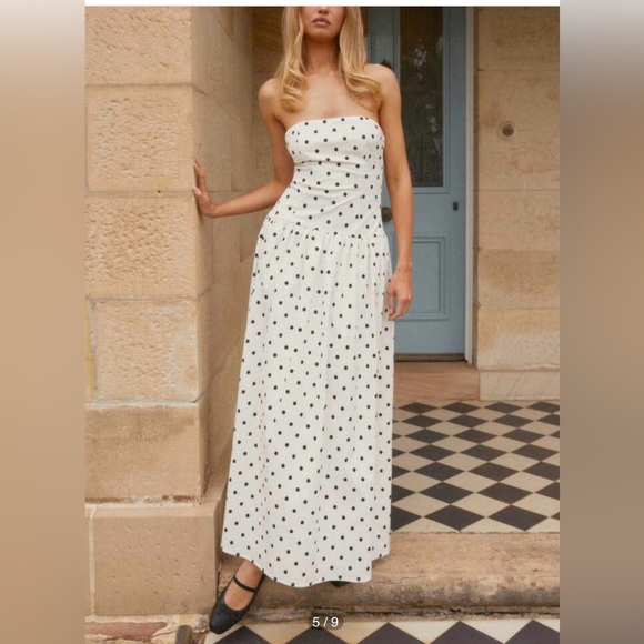 Elegant Polka Dot Strapless Maxi Dress - Picture 5 of 10